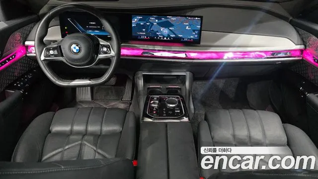 BMW i7 G70 — Фото автомобиля 7