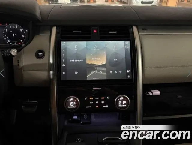 Land Rover Discovery — Фото автомобиля 12