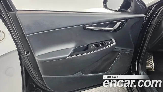 Kia EV6 — Фото автомобиля 24