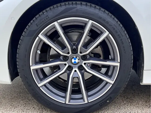 BMW 3 Series — Фото автомобиля 16