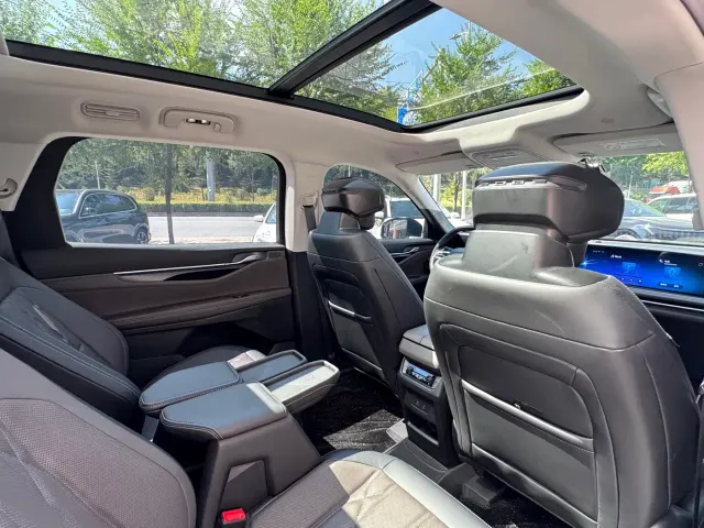 Ford Edge — Фото автомобиля 20