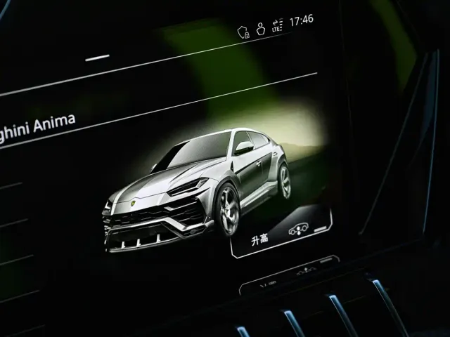 Lamborghini Urus — Фото автомобиля 13