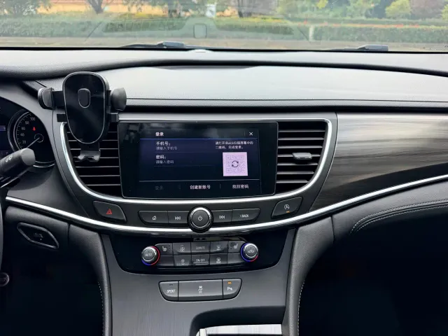 Buick LaCrosse — Фото автомобиля 11