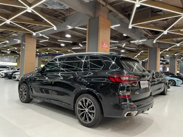 BMW X5 — Фото автомобиля 12