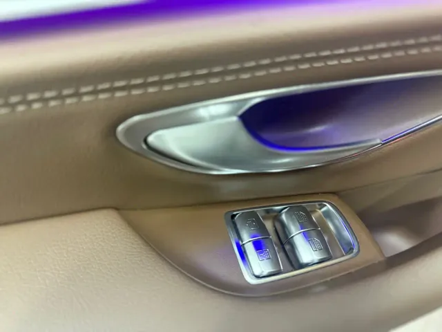 Mercedes-Benz E-Class — Фото автомобиля 15
