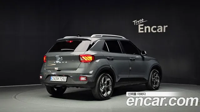 Hyundai Venue — Фото автомобиля 2