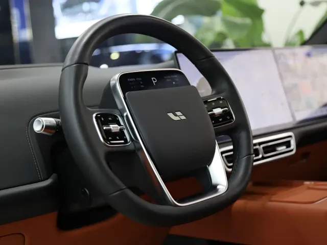 Li Auto L7 — Фото автомобиля 7