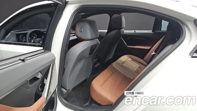 BMW 5-Series 5 серия (G60) 530i xDrive M Sport — Фото автомобиля 11