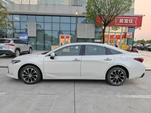 Toyota Avalon — Фото автомобиля 3