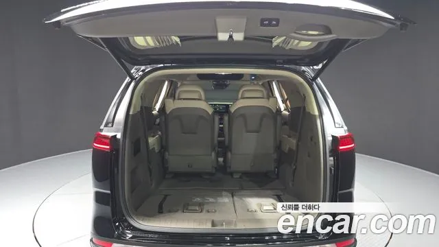 Kia Carnival Generation 4 — Фото автомобиля 25