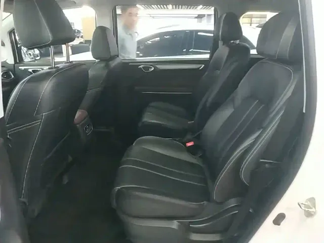 GAC Trumpchi M6 — Фото автомобиля 16