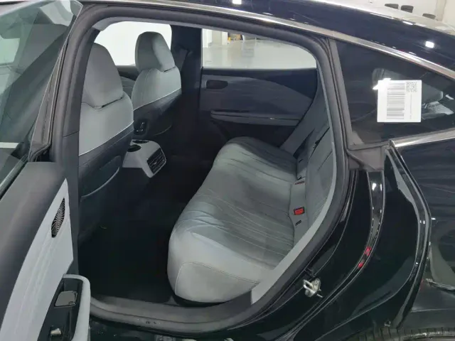 Geely Galaxy E8 — Фото автомобиля 15