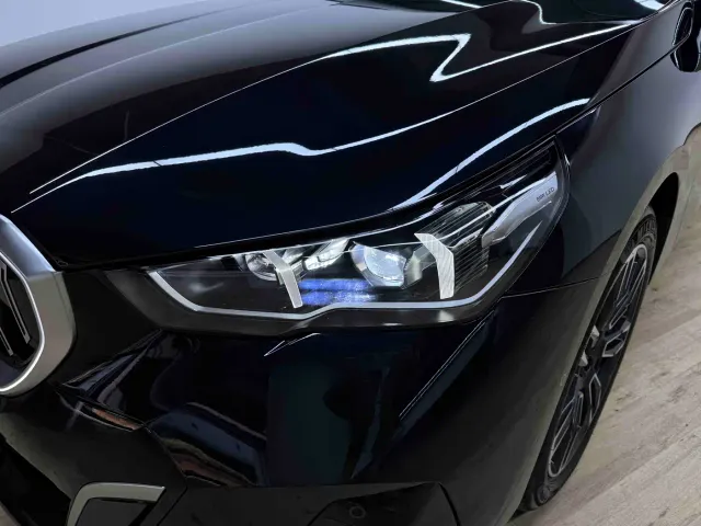 BMW 5 Series — Фото автомобиля 5