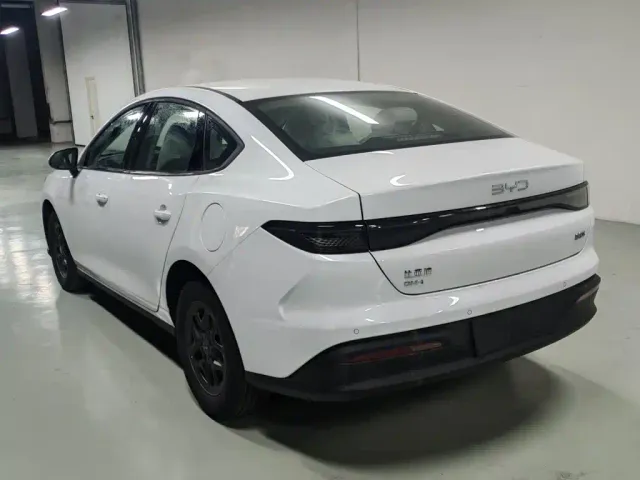 BYD Seal 05 DM-i — Фото автомобиля 4