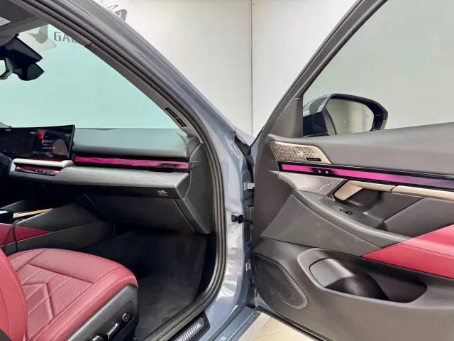BMW 5 Series — Фото автомобиля 13