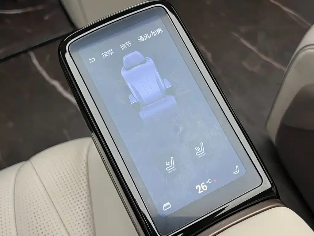 Denza Denza D9 2022 DM-i 970 AWD Flagship — Фото автомобиля 21