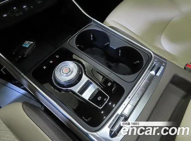 Kia Carnival — Фото автомобиля 12