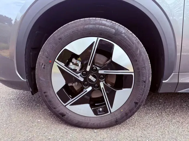 Geely Galaxy E5 — Фото автомобиля 11