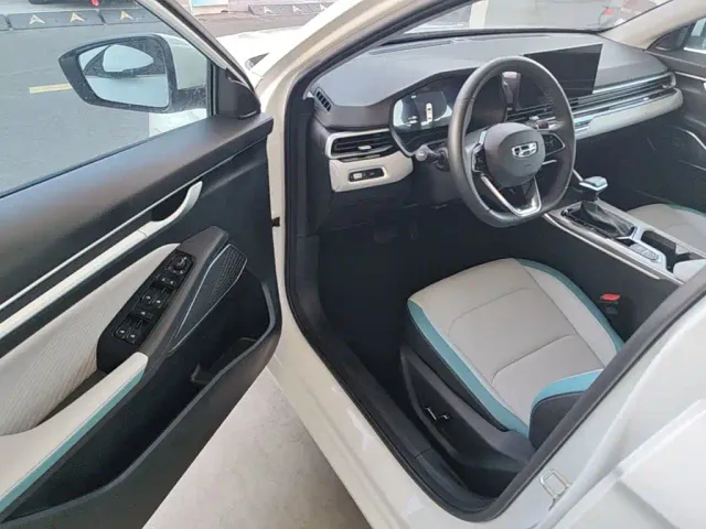 Geely Emgrand — Фото автомобиля 15