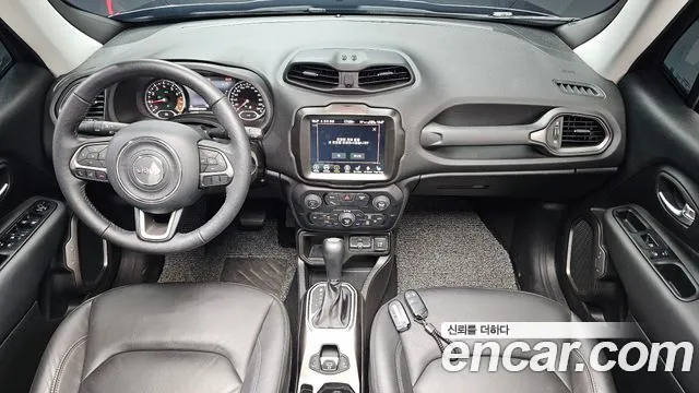 Jeep Renegade — Фото автомобиля 6