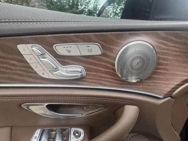 Mercedes-Benz E-Class — Фото автомобиля 9