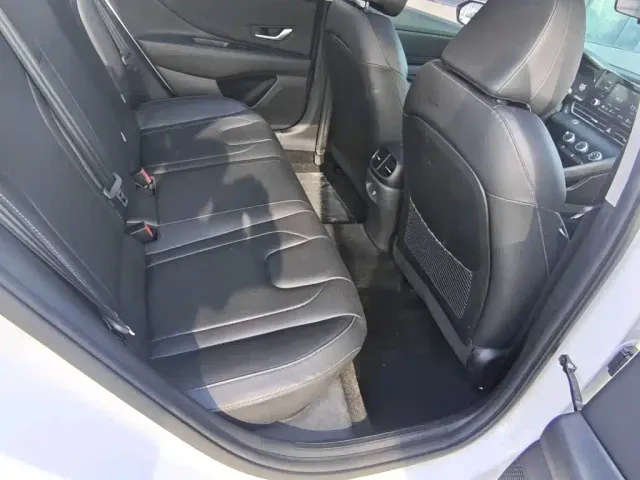 Hyundai Elantra — Фото автомобиля 13