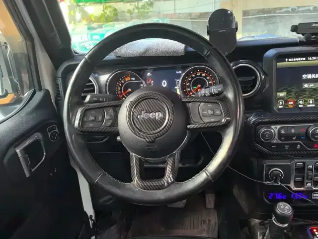 Jeep Wrangler — Фото автомобиля 15