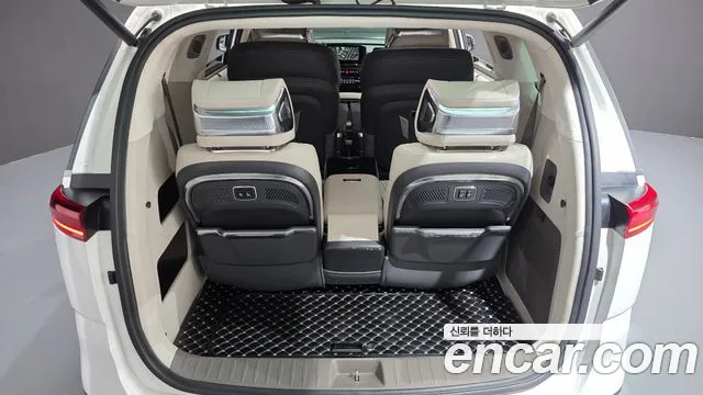 Kia Carnival Generation 4 — Фото автомобиля 29