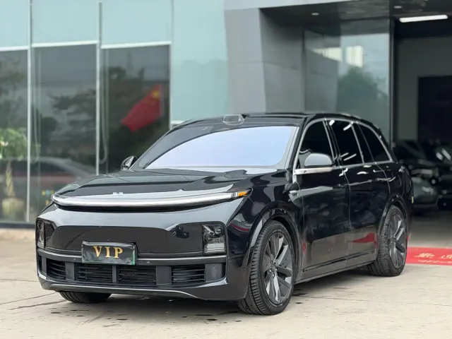Li Auto L8 — Фото автомобиля 3