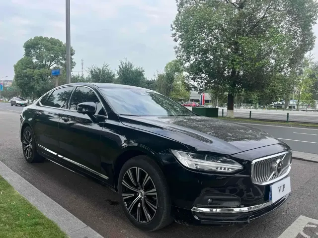 Volvo S90 — Фото автомобиля 3