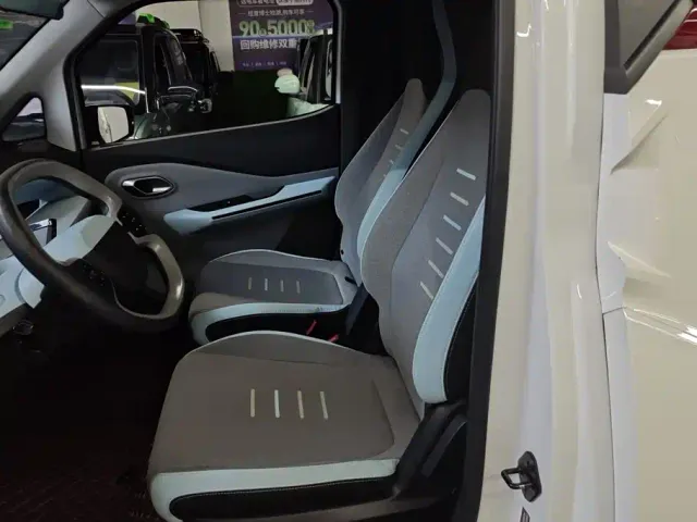 Wuling NanoEV — Фото автомобиля 9