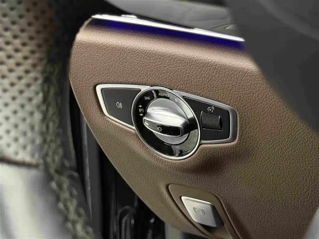 Mercedes-Benz E-Class — Фото автомобиля 13