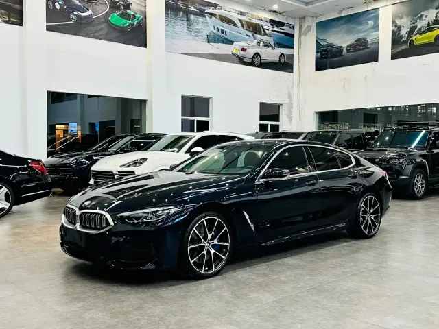 Фотография автомобиля — BMW 8 Series