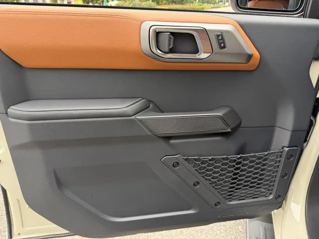 Ford Bronco — Фото автомобиля 8