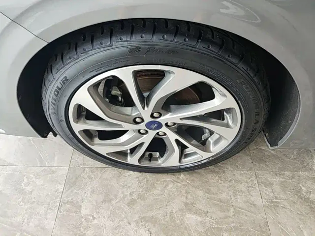 Ford Mondeo — Фото автомобиля 24