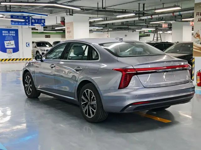 Hongqi H5 PHEV — Фото автомобиля 16