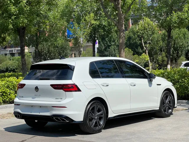 Volkswagen Golf — Фото автомобиля 7