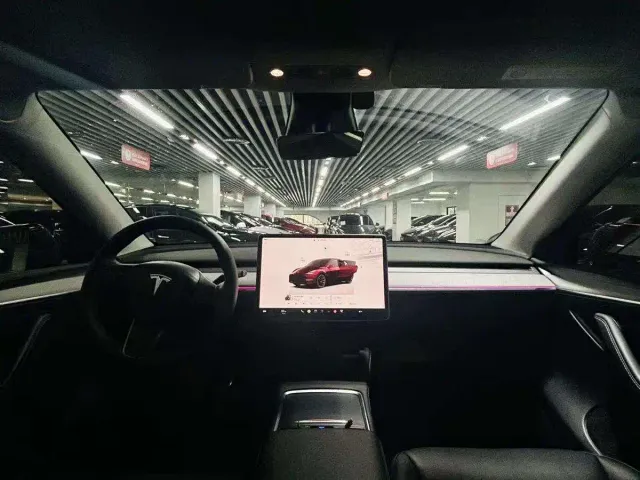 Tesla Model Y — Фото автомобиля 6