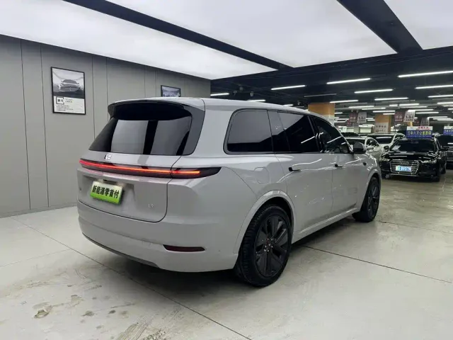 Li Auto L9 — Фото автомобиля 6