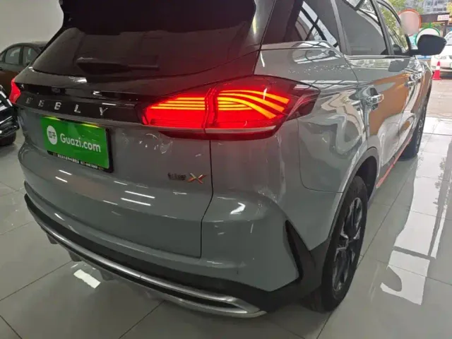 Geely Boyue — Фото автомобиля 7