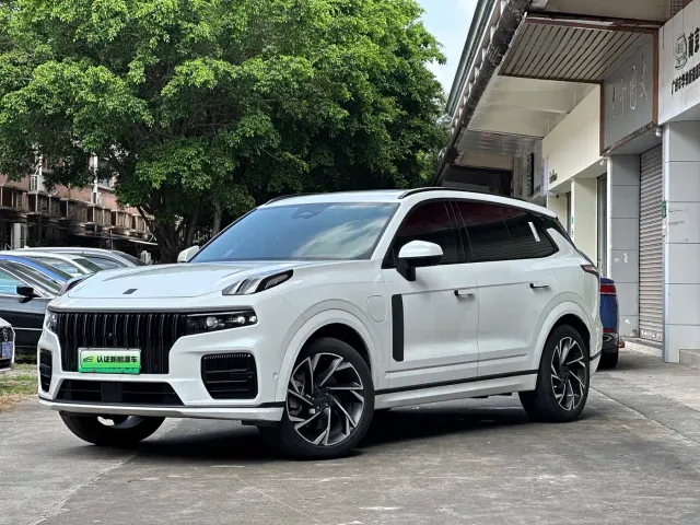 Фотография автомобиля — Lynk & Co 09 EM-P