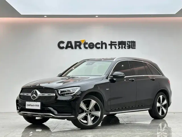 Фотография автомобиля — Mercedes-Benz GLC-Class