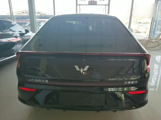 Wuling Starlight — Фото автомобиля 5