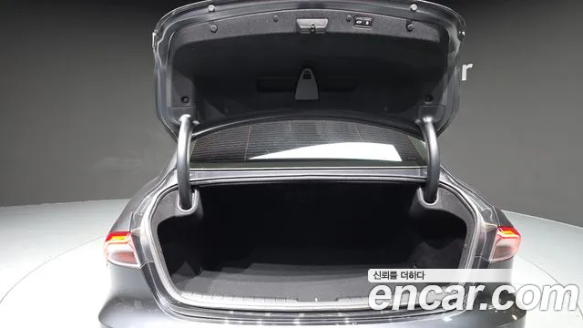Hyundai Grandeur New — Фото автомобиля 20