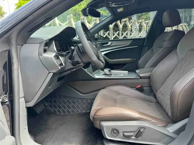Audi A7L — Фото автомобиля 7