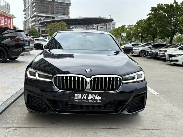 BMW BMW 5 Series 2022 Facelift II 530Li Premium Package M Sport — Фото автомобиля 2