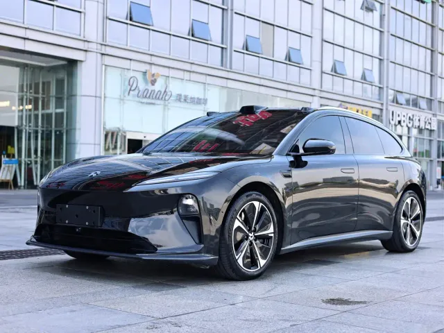 Фотография автомобиля — Nio ET5 Touring