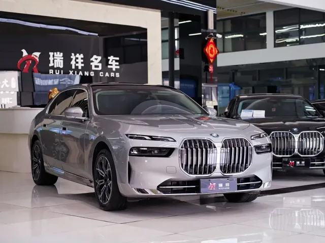 BMW 7 Series — Фото автомобиля 20