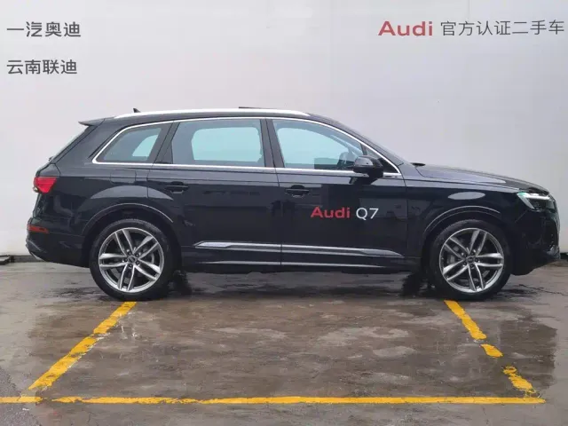 Audi Q7 — Фото автомобиля 3