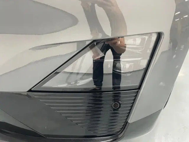 Lynk & Co Z20 — Фото автомобиля 11